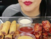 吃汉堡可乐小姐姐,美食与时尚的完美融合